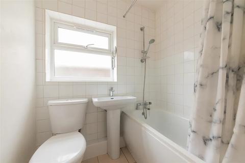 5 bedroom terraced house for sale - Victoria Road, London NW4