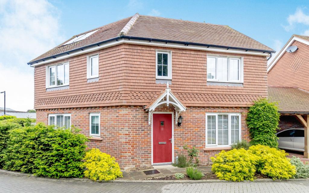 Abrahams Close Amersham 3 Bed Detached House £700 000