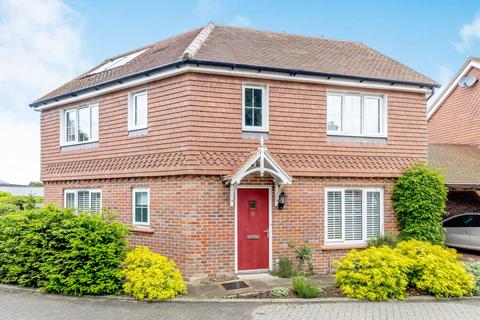 2 Abrahams Close, Amersham, HP7 9FA