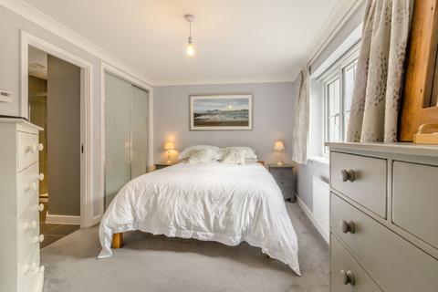 2 Abrahams Close, Amersham, HP7 9FA