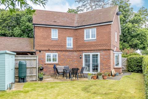 2 Abrahams Close, Amersham, HP7 9FA