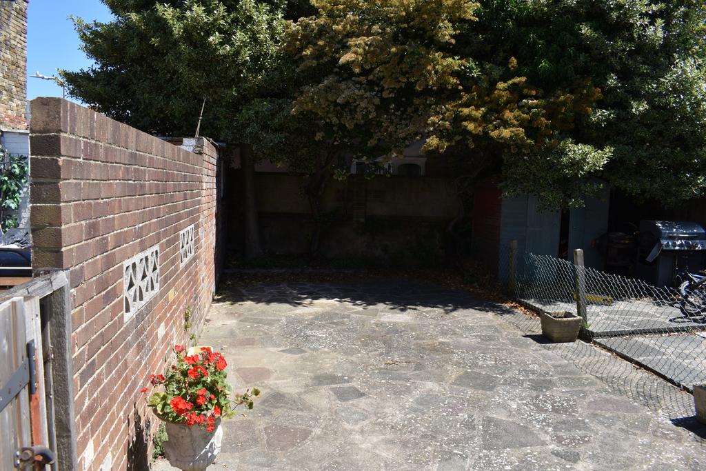 High Street, Garlinge, CT9 2 bed house to rent £995 pcm (£230 pw)