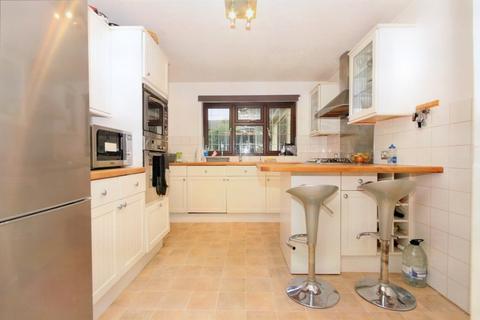 4 bedroom detached house for sale - Coppens Green, Wickford, SS12