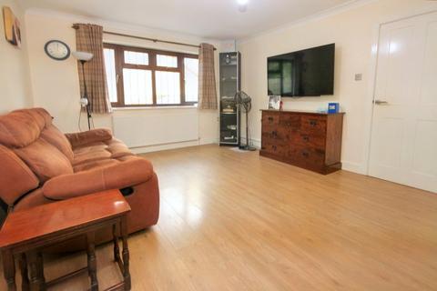 30 Coppens Green, Wickford, SS12 9PA