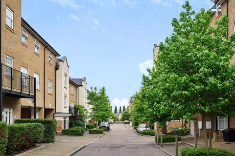 Flat 1, Oxford House, 10 Wells View Drive, Bromley, BR2 9UL
