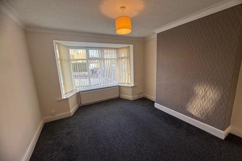 3 bedroom semi-detached house to rent, SHIPLEY, BD18