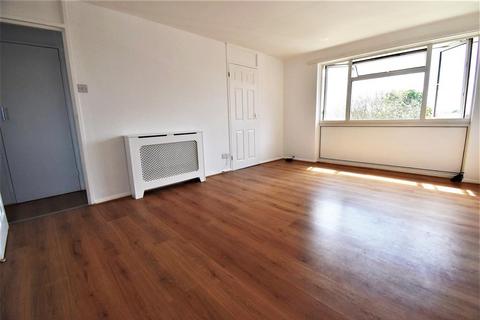 2 bedroom apartment to rent, Coronation Avenue, East Tilbury