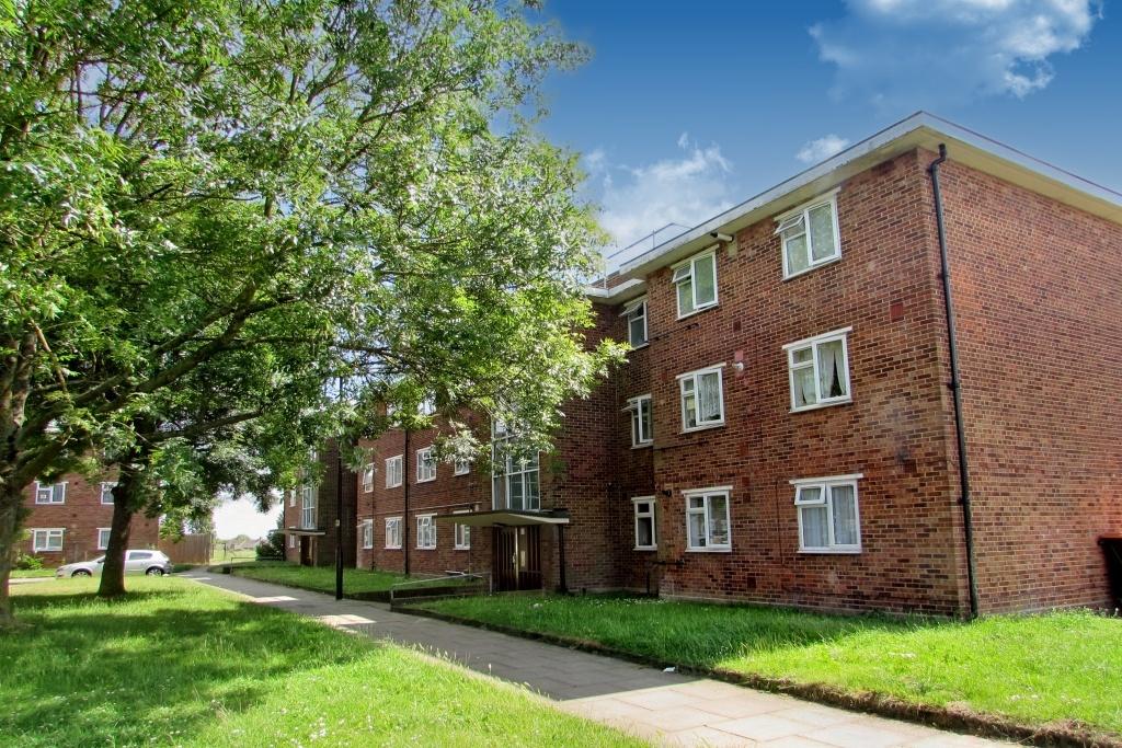 Dabbs Hill Lane, Northolt, Middlesex UB5 2 bed flat for sale £315,000