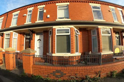 5 bedroom terraced house to rent, Acomb Street, Manchester