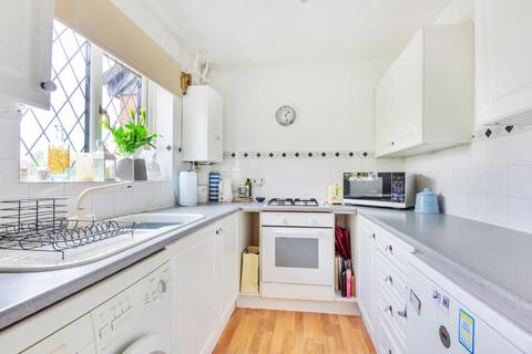 6 Burton Close, Windlesham, GU20 6QJ