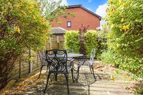 6 Burton Close, Windlesham, GU20 6QJ