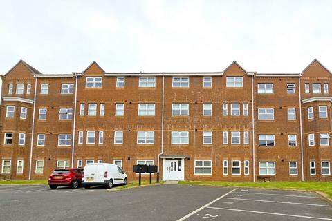 2 bedroom flat to rent, Master Road, Thornaby, TS17