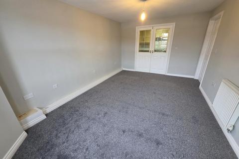 2 bedroom flat to rent, Master Road, Thornaby, TS17