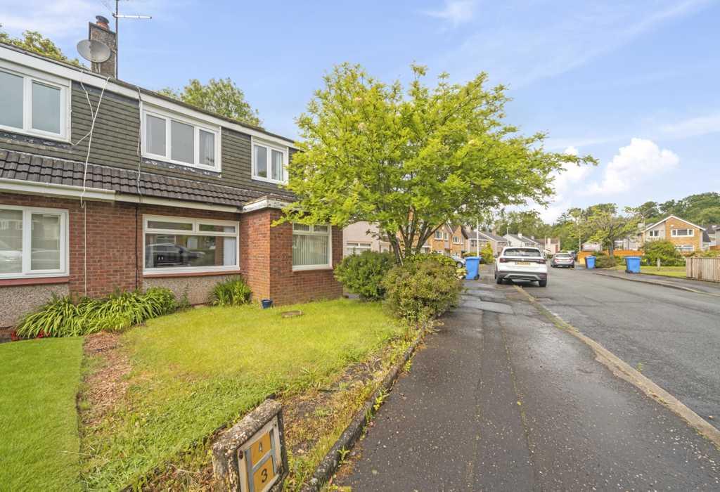 Kirkwall Avenue, Blantyre, G72 9NX 3 bed semidetached house £195,000