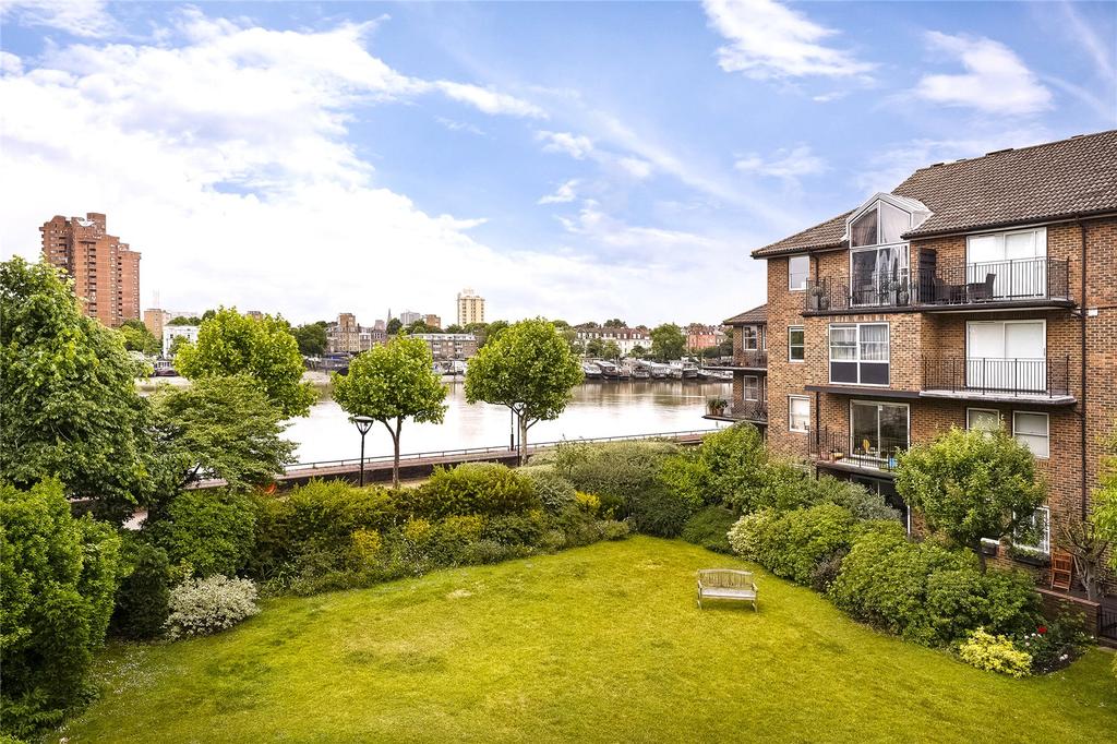Thorney Crescent, London, SW11 2 bed apartment £725,000