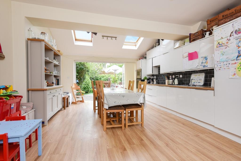 Pulborough Road Southfields SW18 4 bed house £3,300 pcm (£762 pw)