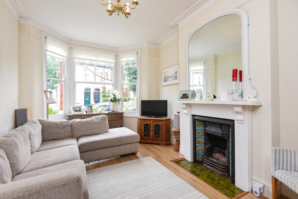 Pulborough Road Southfields SW18 4 bed house £3,300 pcm (£762 pw)