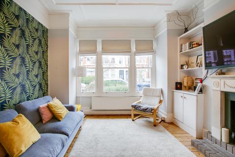 16 Maldon Road, London, W3 6SU