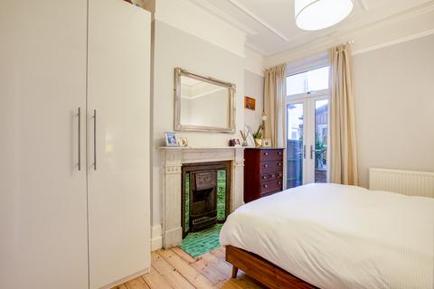 16 Maldon Road, London, W3 6SU