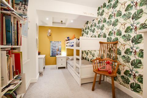 16 Maldon Road, London, W3 6SU