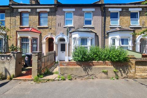3 bedroom terraced house to rent - Frith Road, London, E11