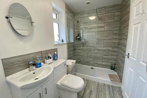 83 Broad Road, Eastbourne, BN20 9QX