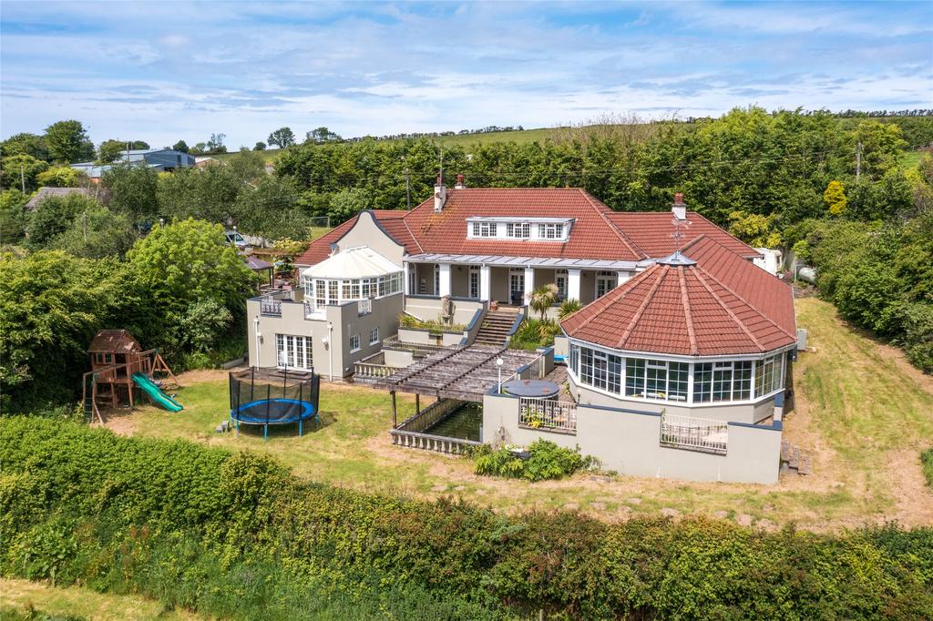 Berry Down, Combe Martin, Devon, EX34 6 bed detached house £995,000