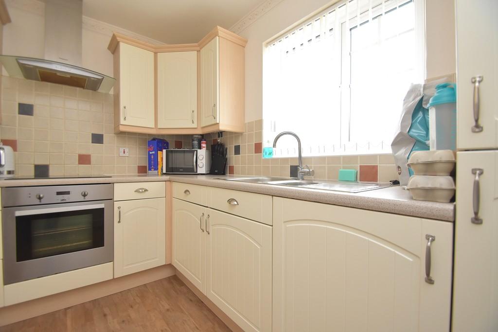 Spalding Lane, Kesgrave, IP5 2HB 2 bed £200,000