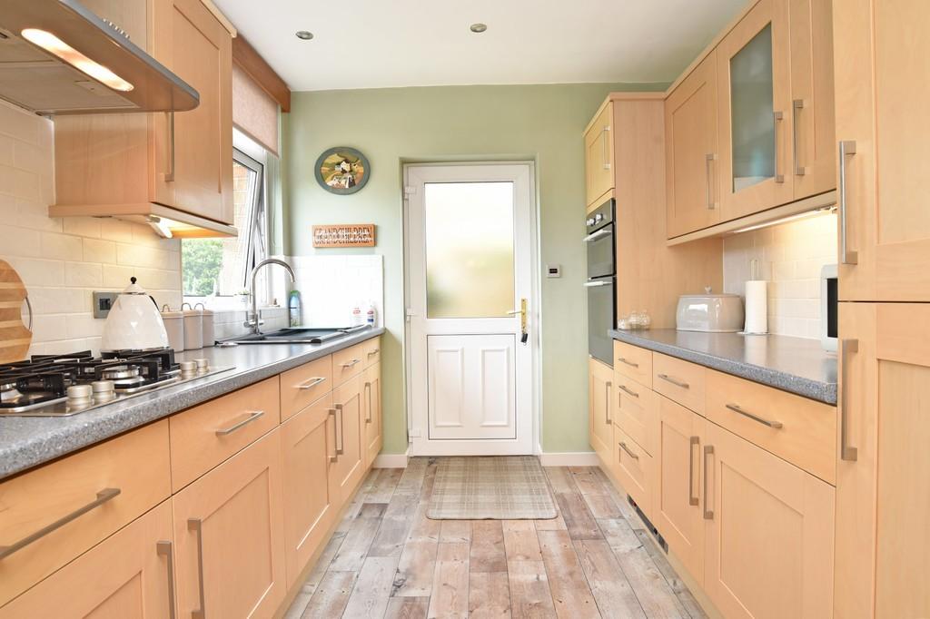 Hill Top Rise, Harrogate 2 bed semidetached bungalow £295,000