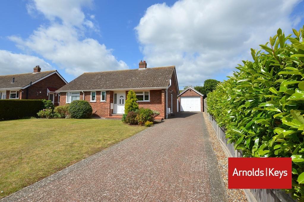 Regis Avenue, Beeston Regis 2 bed detached bungalow £390,000