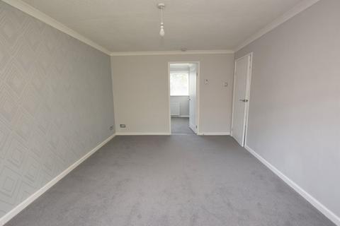 2 bedroom ground floor flat to rent, Elgin Grove, East Stanley