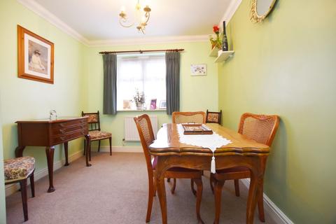 17 Fentiman Way, Harrow, HA2 8FD