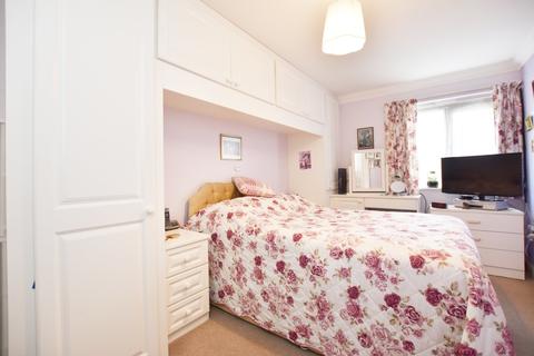 17 Fentiman Way, Harrow, HA2 8FD