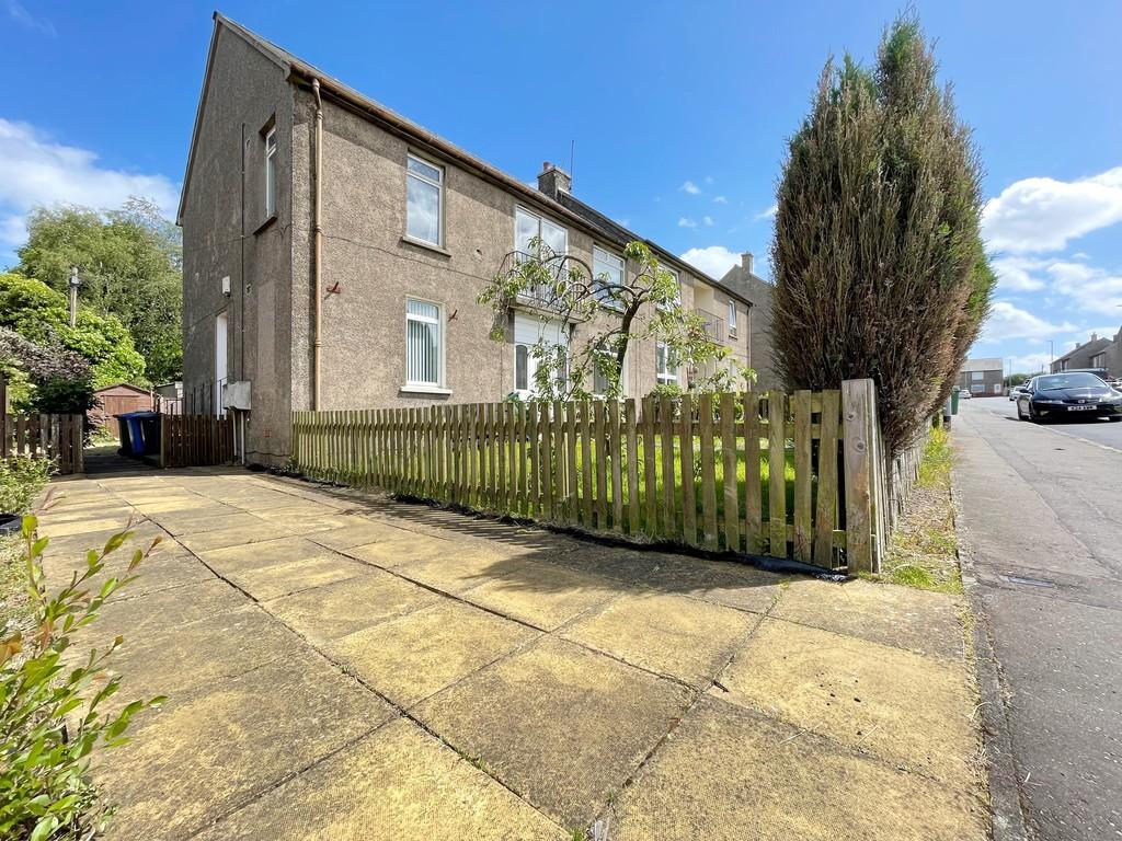 St. Pauls Drive, Armadale 2 bed apartment £84,000