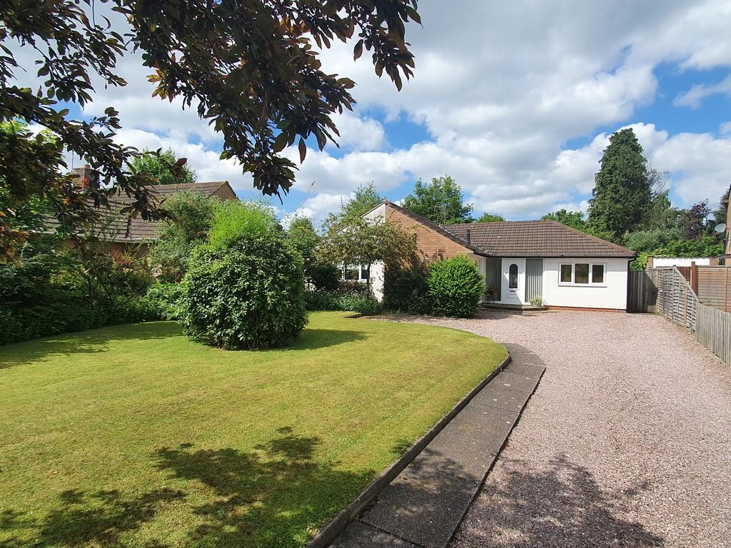 Grove Gardens, Market Drayton 3 bed detached bungalow £875 pcm (£202 pw)