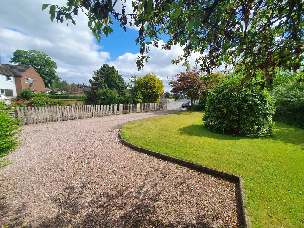 Grove Gardens, Market Drayton 3 bed detached bungalow £875 pcm (£202 pw)