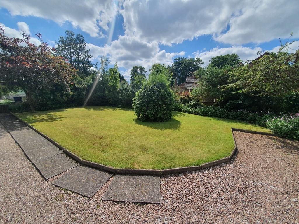 Grove Gardens, Market Drayton 3 bed detached bungalow £875 pcm (£202 pw)