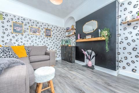 9 Springfield Gardens, Morganstown, Cardiff, CF15 8LP