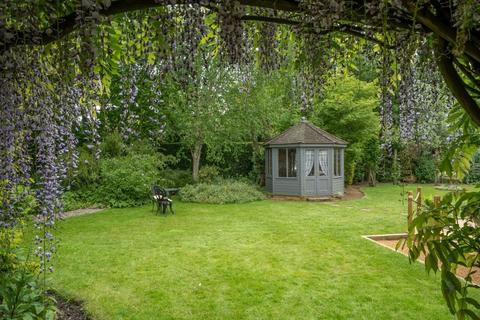 4 bedroom cottage for sale, Tacolneston
