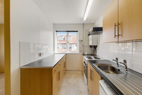 1 bedroom apartment to rent, Georgia Road, New Malden