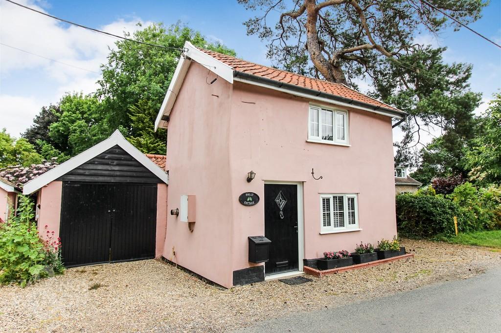 Mill Street, Gislingham, Eye 2 bed cottage £325,000