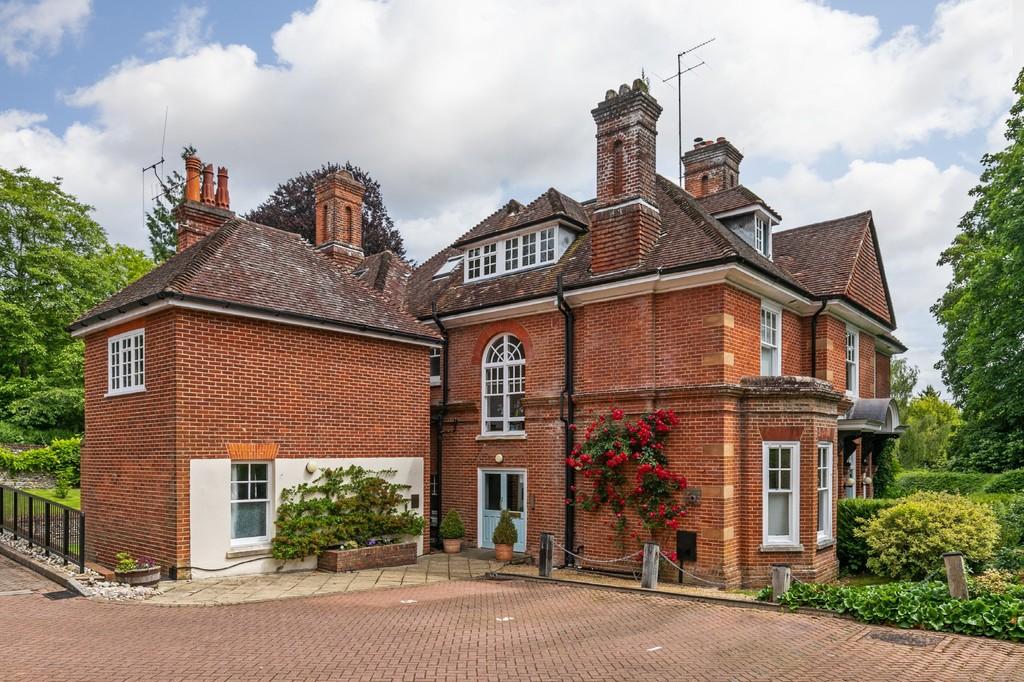 Mead Road, Winchester, SO23 1 bed apartment £285,000