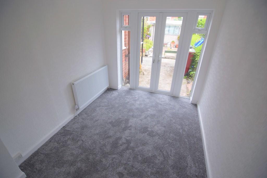 Burnside Avenue, Blackpool 3 bed terraced house to rent £850 pcm (£