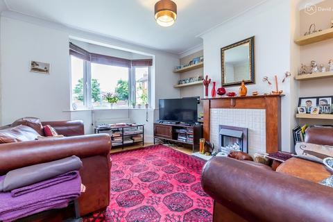 9 Alma Close, London, N10 2NE