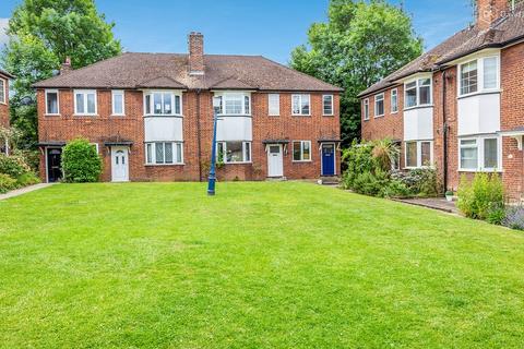 9 Alma Close, London, N10 2NE