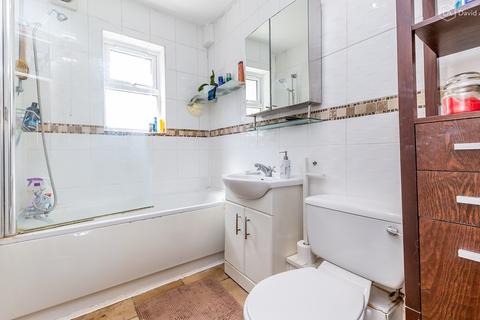 9 Alma Close, London, N10 2NE