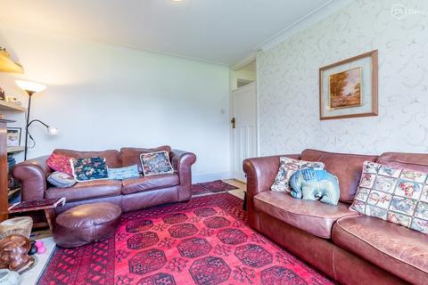 9 Alma Close, London, N10 2NE