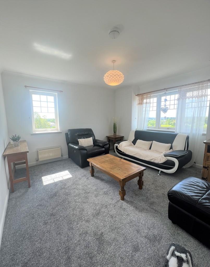 Lindsay Gardens, Bathgate 2 bed apartment £695 pcm (£160 pw)