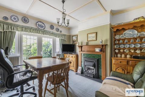 18 Felstead Road, Romford, RM5 3RH