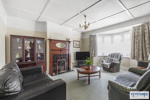 18 Felstead Road, Romford, RM5 3RH